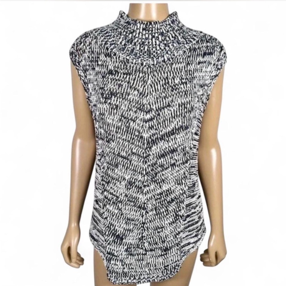 White House Black Market Navy Blue and White Knit Tunic